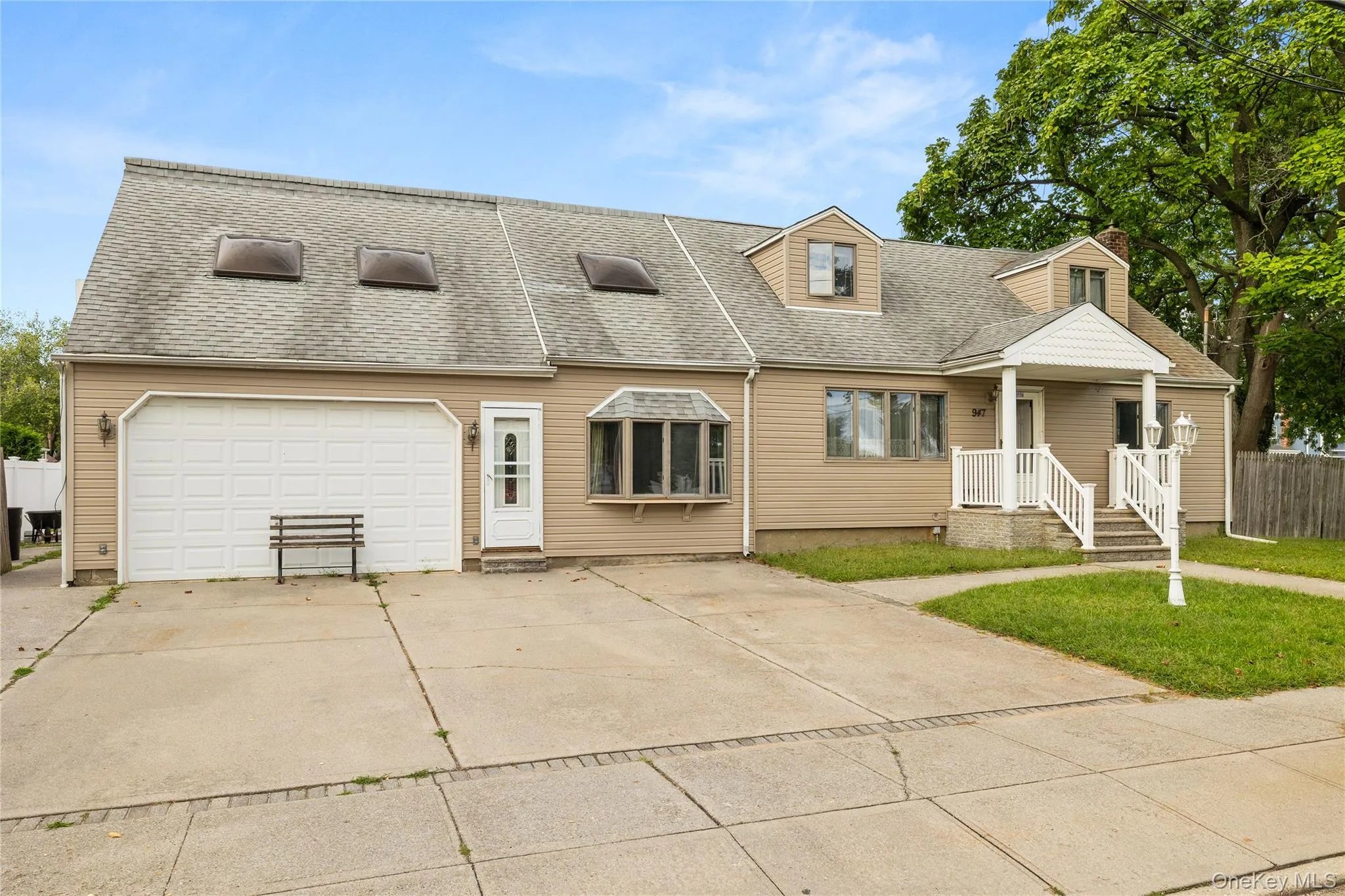 947 Park Avenue, Oyster Bay, NY, 4 Bedrooms Bedrooms, 10 Rooms Rooms,2 BathroomsBathrooms,Residential,For Rent,Park,0,1049909 947 Park Avenue, Oyster Bay, NY, 4 Bedrooms Bedrooms, 10 Rooms Rooms,2 BathroomsBathrooms,Residential,For Rent,Park,0,1049909