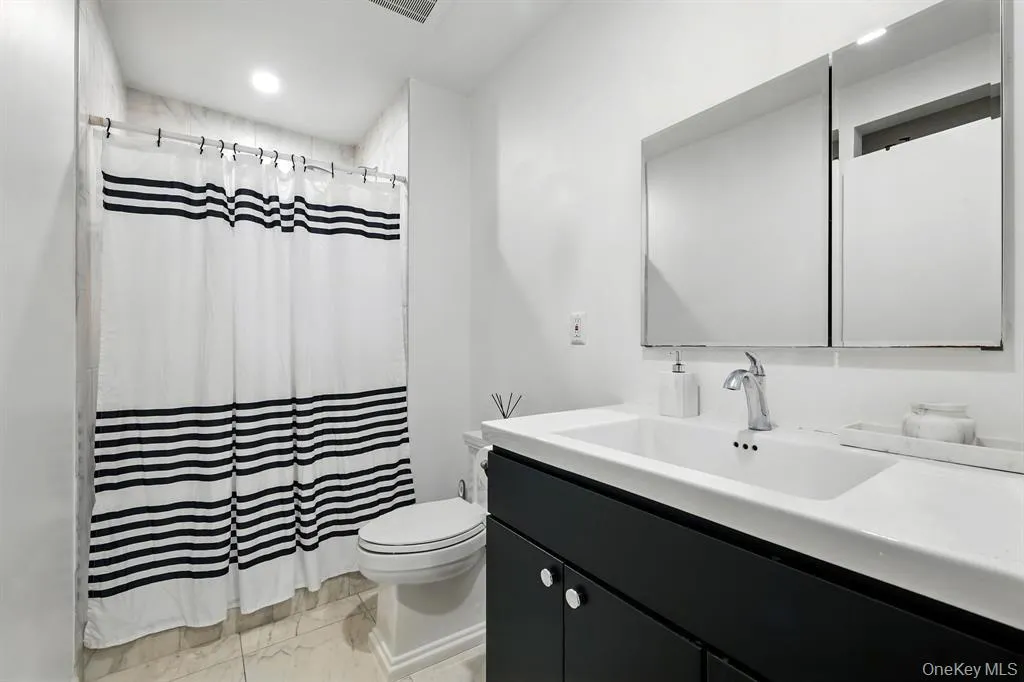 18 Huntington Circle, Peekskill, NY, 2 Bedrooms Bedrooms, 5 Rooms Rooms,2 BathroomsBathrooms,Residential Lease,For Rent,Huntington,0,1049920 18 Huntington Circle, Peekskill, NY, 2 Bedrooms Bedrooms, 5 Rooms Rooms,2 BathroomsBathrooms,Residential Lease,For Rent,Huntington,0,1049920