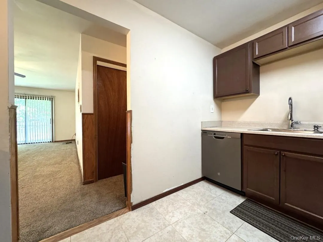 248 Concord Lane, Middletown, NY, 2 Bedrooms Bedrooms, 5 Rooms Rooms,2 BathroomsBathrooms,Residential Lease,For Rent,Concord,0,1049922 248 Concord Lane, Middletown, NY, 2 Bedrooms Bedrooms, 5 Rooms Rooms,2 BathroomsBathrooms,Residential Lease,For Rent,Concord,0,1049922