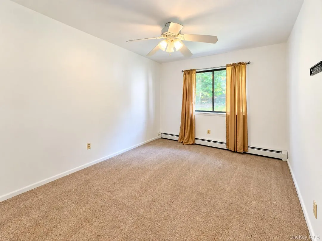 248 Concord Lane, Middletown, NY, 2 Bedroom Bedrooms, 5 Room Rooms,2 BathroomBathrooms,Residential Lease,For Rent,Concord,0,1049922 248 Concord Lane, Middletown, NY, 2 Bedroom Bedrooms, 5 Room Rooms,2 BathroomBathrooms,Residential Lease,For Rent,Concord,0,1049922