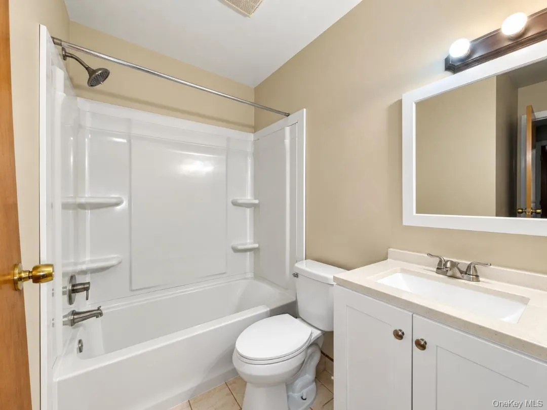 248 Concord Lane, Middletown, NY, 2 Bedrooms Bedrooms, 5 Rooms Rooms,2 BathroomsBathrooms,Residential Lease,For Rent,Concord,0,1049922 248 Concord Lane, Middletown, NY, 2 Bedrooms Bedrooms, 5 Rooms Rooms,2 BathroomsBathrooms,Residential Lease,For Rent,Concord,0,1049922