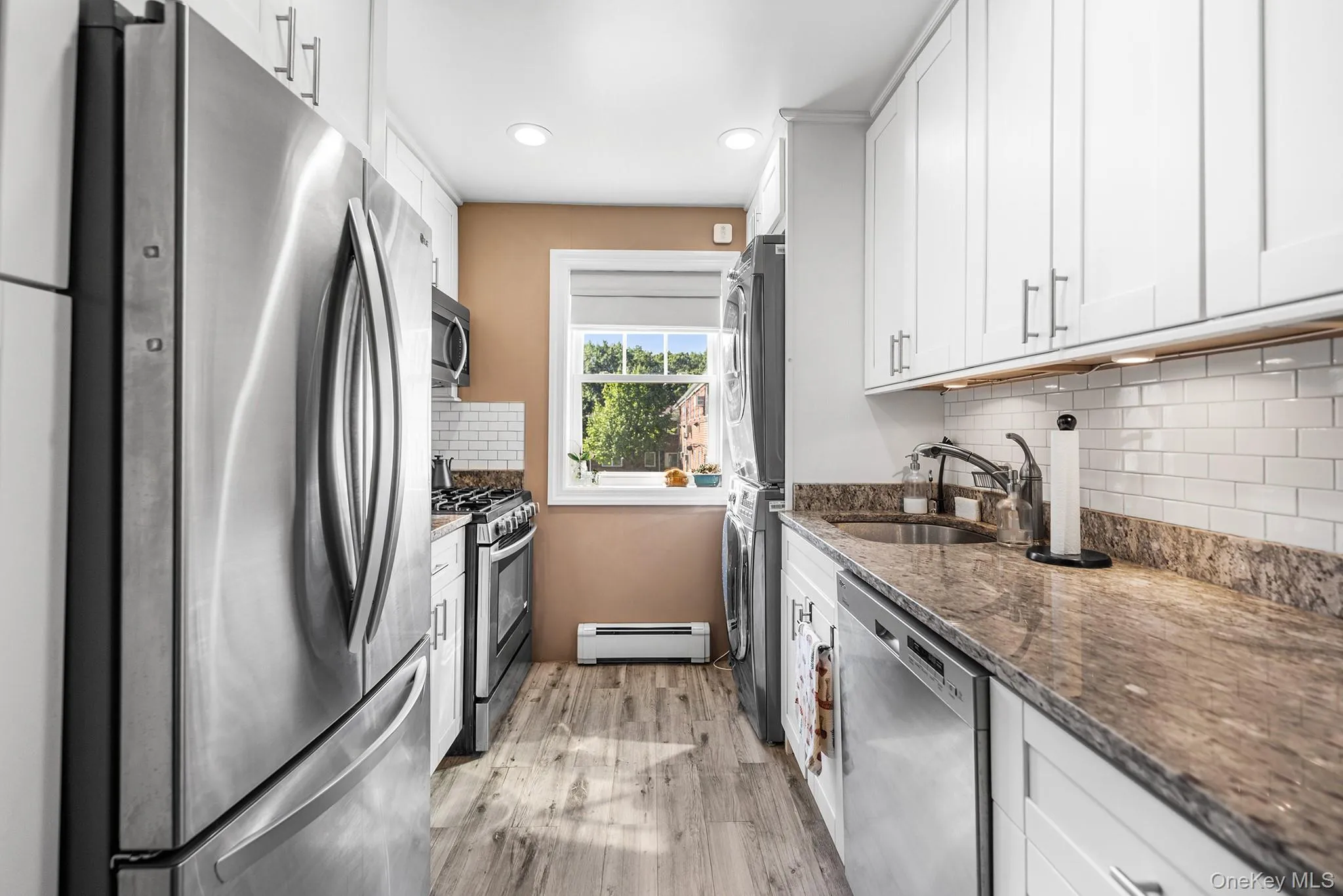 230-04 Kingsbury Avenue, New York, NY, 1 Bedroom Bedrooms, 3 Rooms Rooms,1 BathroomBathrooms,Residential,For Rent,Kingsbury,0,1049932 230-04 Kingsbury Avenue, New York, NY, 1 Bedroom Bedrooms, 3 Rooms Rooms,1 BathroomBathrooms,Residential,For Rent,Kingsbury,0,1049932
