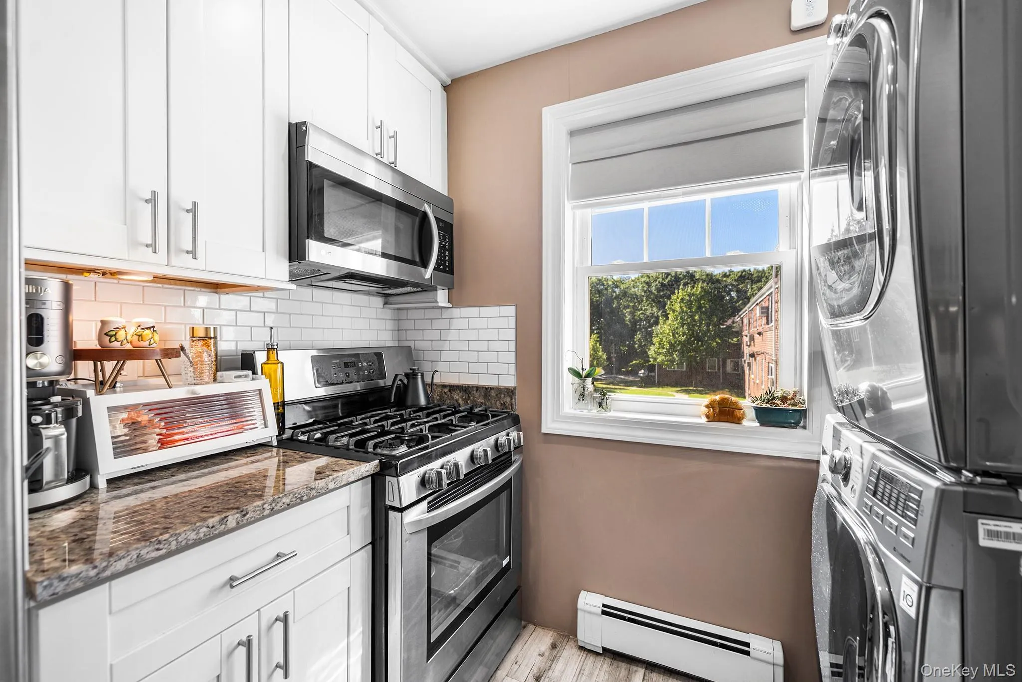 230-04 Kingsbury Avenue, New York, NY, 1 Bedroom Bedrooms, 3 Rooms Rooms,1 BathroomBathrooms,Residential,For Rent,Kingsbury,0,1049932 230-04 Kingsbury Avenue, New York, NY, 1 Bedroom Bedrooms, 3 Rooms Rooms,1 BathroomBathrooms,Residential,For Rent,Kingsbury,0,1049932