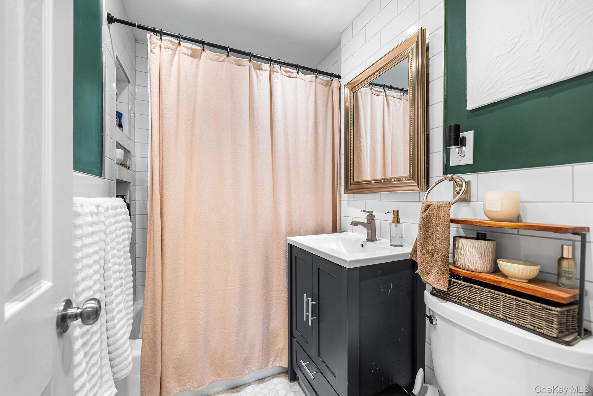 230-04 Kingsbury Avenue, New York, NY, 1 Bedroom Bedrooms, 3 Rooms Rooms,1 BathroomBathrooms,Residential,For Rent,Kingsbury,0,1049932 230-04 Kingsbury Avenue, New York, NY, 1 Bedroom Bedrooms, 3 Rooms Rooms,1 BathroomBathrooms,Residential,For Rent,Kingsbury,0,1049932