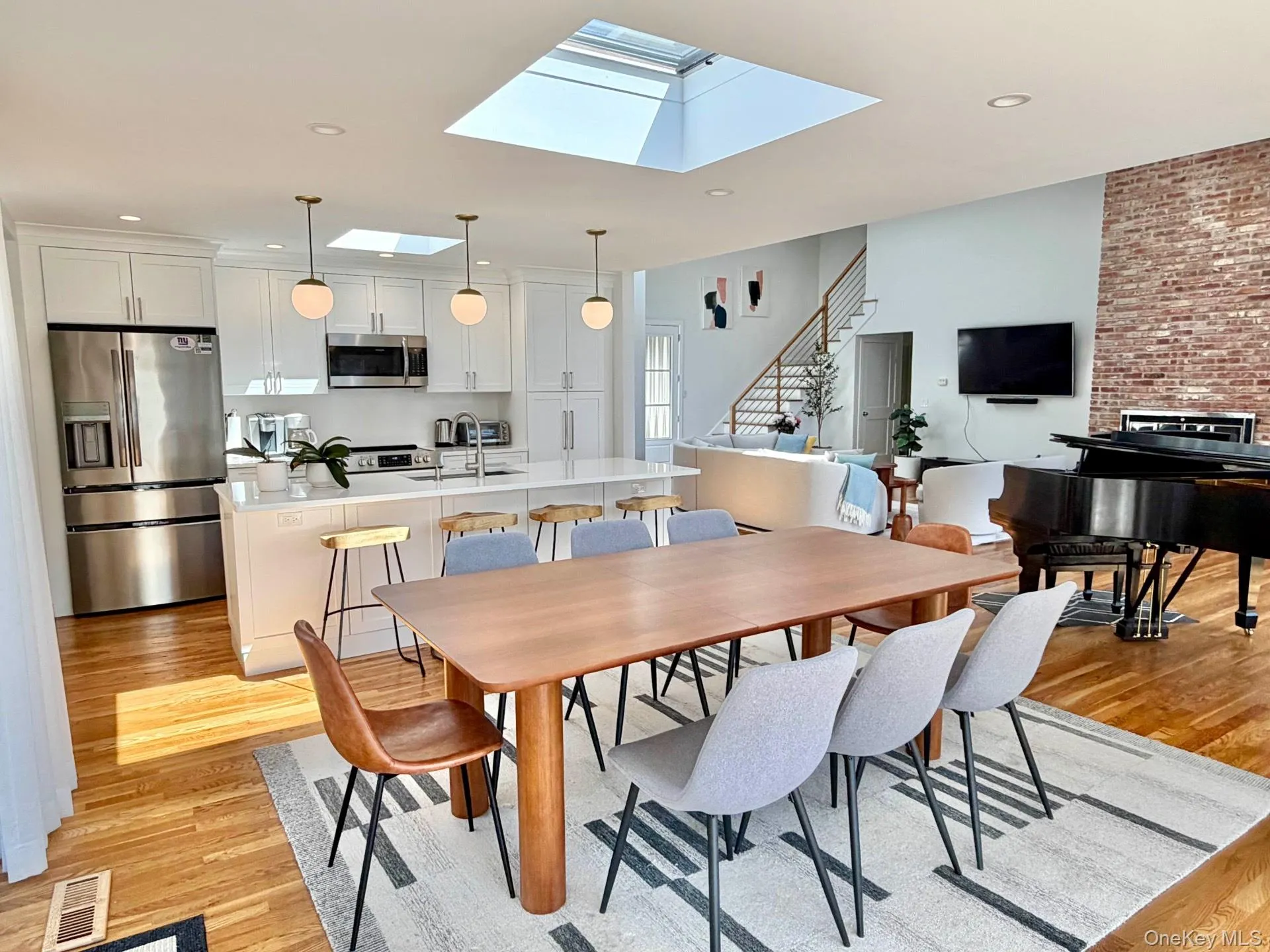 14 Woodland Lane, Southampton, NY, 5 Bedrooms Bedrooms, 8 Rooms Rooms,4 BathroomsBathrooms,Residential Lease,For Rent,Woodland,0,1049934 14 Woodland Lane, Southampton, NY, 5 Bedrooms Bedrooms, 8 Rooms Rooms,4 BathroomsBathrooms,Residential Lease,For Rent,Woodland,0,1049934