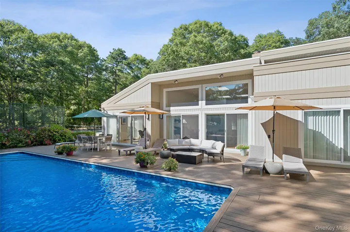 14 Woodland Lane, Southampton, New York 11959