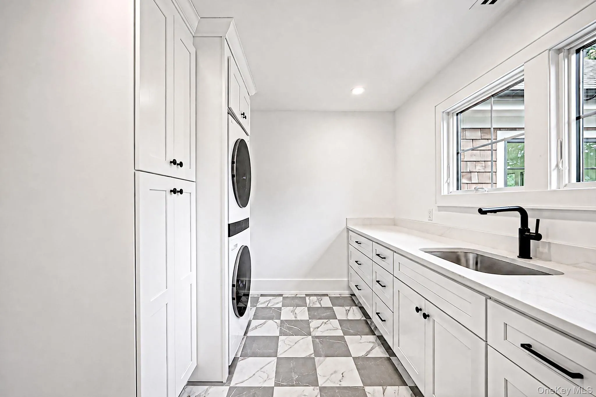 3 Vail Avenue, Southampton, NY, 4 Bedrooms Bedrooms, 13 Rooms Rooms,4 BathroomsBathrooms,Residential,For Rent,Vail,0,1049938 3 Vail Avenue, Southampton, NY, 4 Bedrooms Bedrooms, 13 Rooms Rooms,4 BathroomsBathrooms,Residential,For Rent,Vail,0,1049938