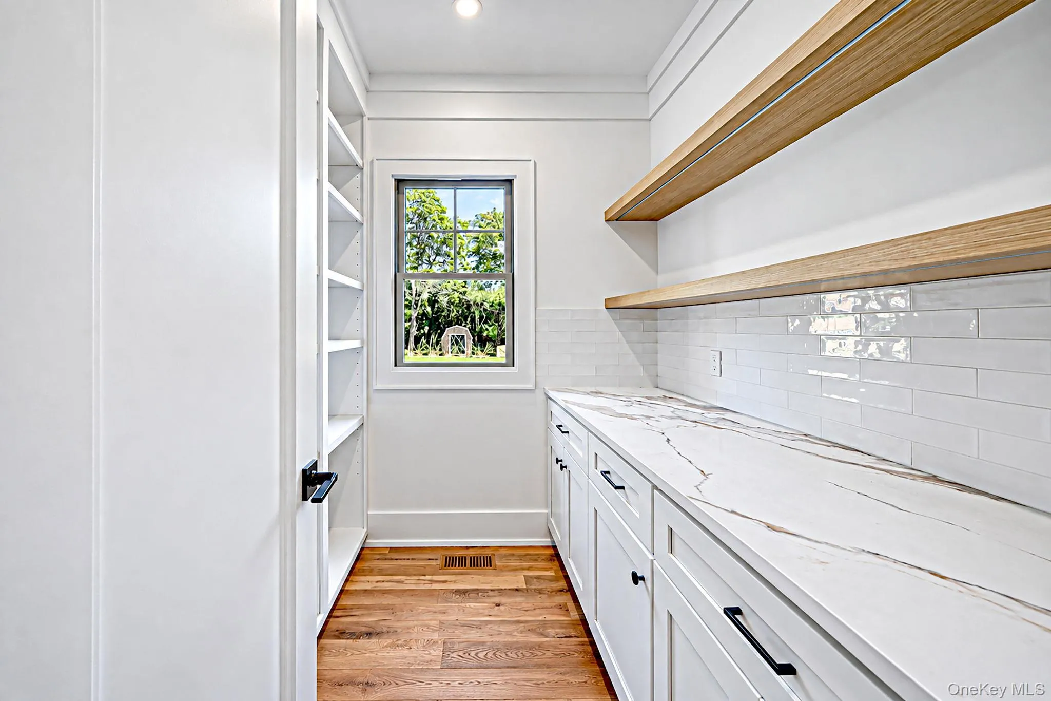 3 Vail Avenue, Southampton, NY, 4 Bedrooms Bedrooms, 13 Rooms Rooms,4 BathroomsBathrooms,Residential,For Rent,Vail,0,1049938 3 Vail Avenue, Southampton, NY, 4 Bedrooms Bedrooms, 13 Rooms Rooms,4 BathroomsBathrooms,Residential,For Rent,Vail,0,1049938