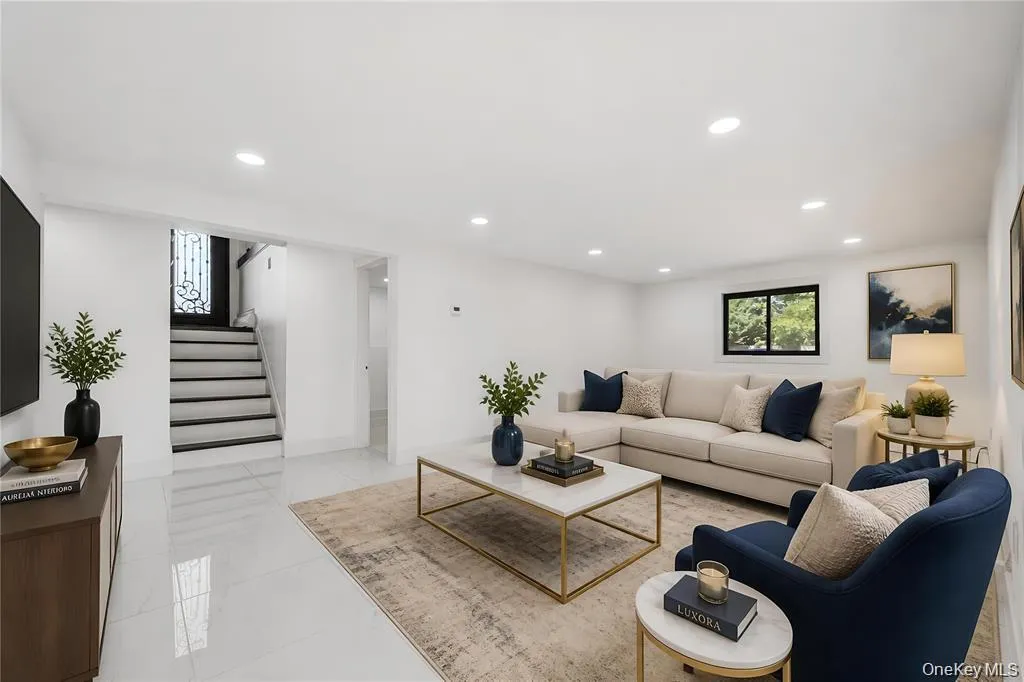 274 Central Park Road, Oyster Bay, NY, 5 Bedrooms Bedrooms, 11 Rooms Rooms,3 BathroomsBathrooms,Residential,For Rent,Central Park,0,1049939 274 Central Park Road, Oyster Bay, NY, 5 Bedrooms Bedrooms, 11 Rooms Rooms,3 BathroomsBathrooms,Residential,For Rent,Central Park,0,1049939