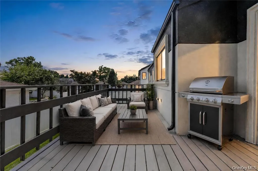 274 Central Park Road, Oyster Bay, NY, 5 Bedrooms Bedrooms, 11 Rooms Rooms,3 BathroomsBathrooms,Residential,For Rent,Central Park,0,1049939 274 Central Park Road, Oyster Bay, NY, 5 Bedrooms Bedrooms, 11 Rooms Rooms,3 BathroomsBathrooms,Residential,For Rent,Central Park,0,1049939
