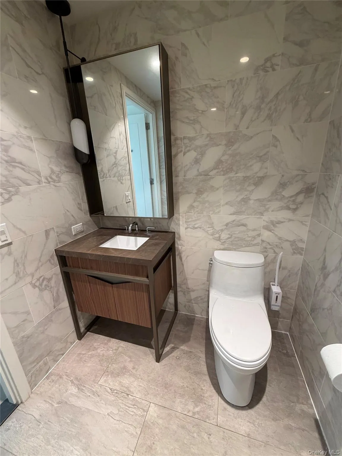 133-36 37th Avenue, New York, NY, 1 Bedroom Bedrooms, 3 Rooms Rooms,1 BathroomBathrooms,Residential,For Rent,37th,0,1049945 133-36 37th Avenue, New York, NY, 1 Bedroom Bedrooms, 3 Rooms Rooms,1 BathroomBathrooms,Residential,For Rent,37th,0,1049945