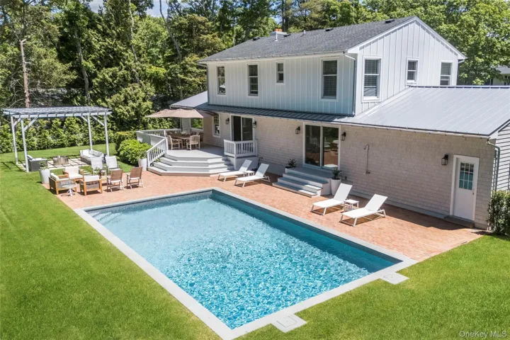 48 Beechwood Drive, Southampton, New York 11968