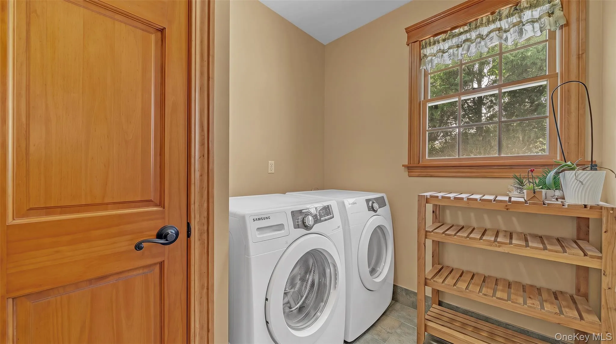9 Anson Lane, Islip, NY, 3 Bedrooms Bedrooms, 9 Rooms Rooms,1 BathroomBathrooms,Residential,For Rent,Anson,0,1049952 9 Anson Lane, Islip, NY, 3 Bedrooms Bedrooms, 9 Rooms Rooms,1 BathroomBathrooms,Residential,For Rent,Anson,0,1049952