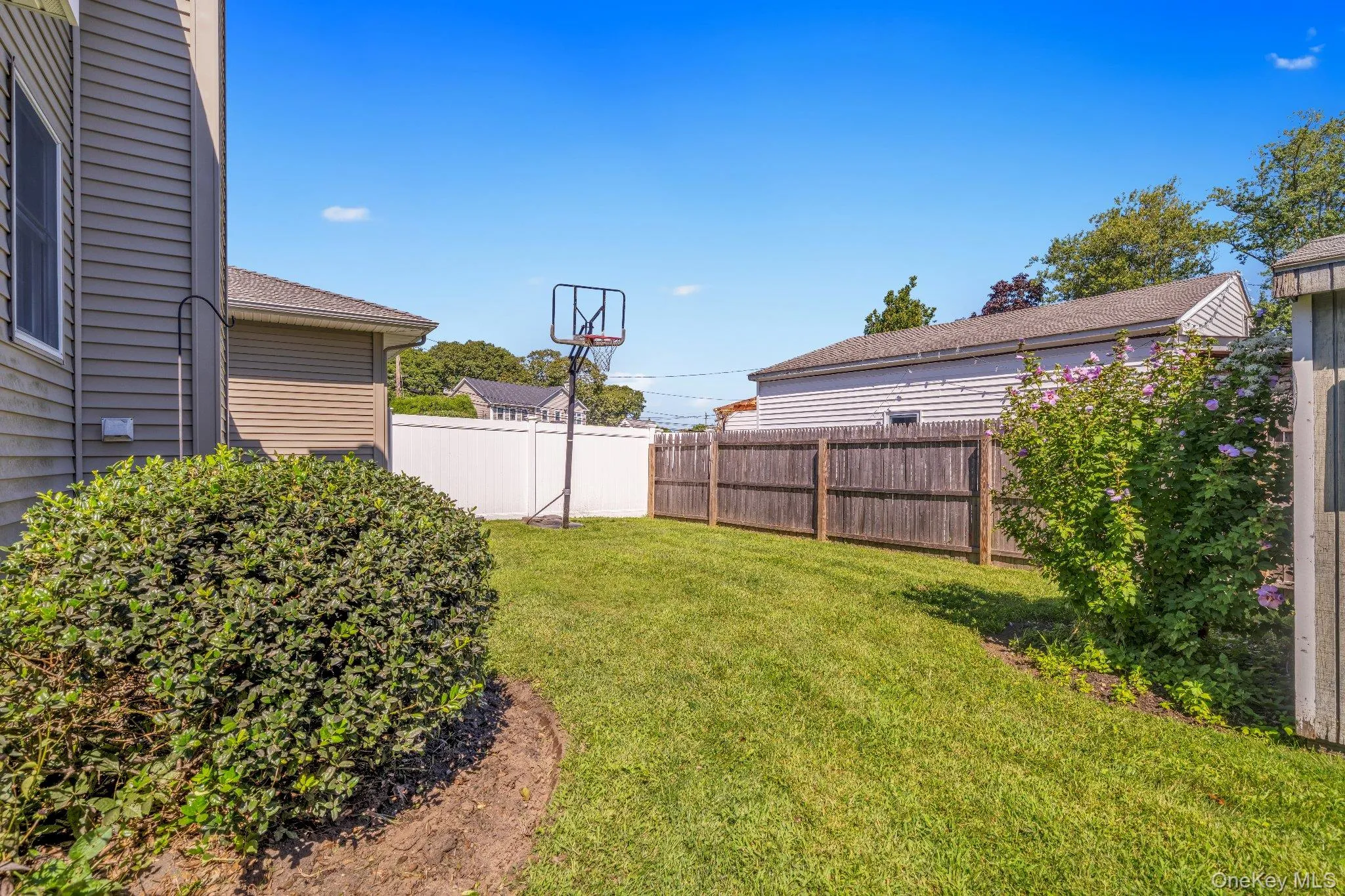 9 Anson Lane, Islip, NY, 3 Bedrooms Bedrooms, 9 Rooms Rooms,1 BathroomBathrooms,Residential,For Rent,Anson,0,1049952 9 Anson Lane, Islip, NY, 3 Bedrooms Bedrooms, 9 Rooms Rooms,1 BathroomBathrooms,Residential,For Rent,Anson,0,1049952