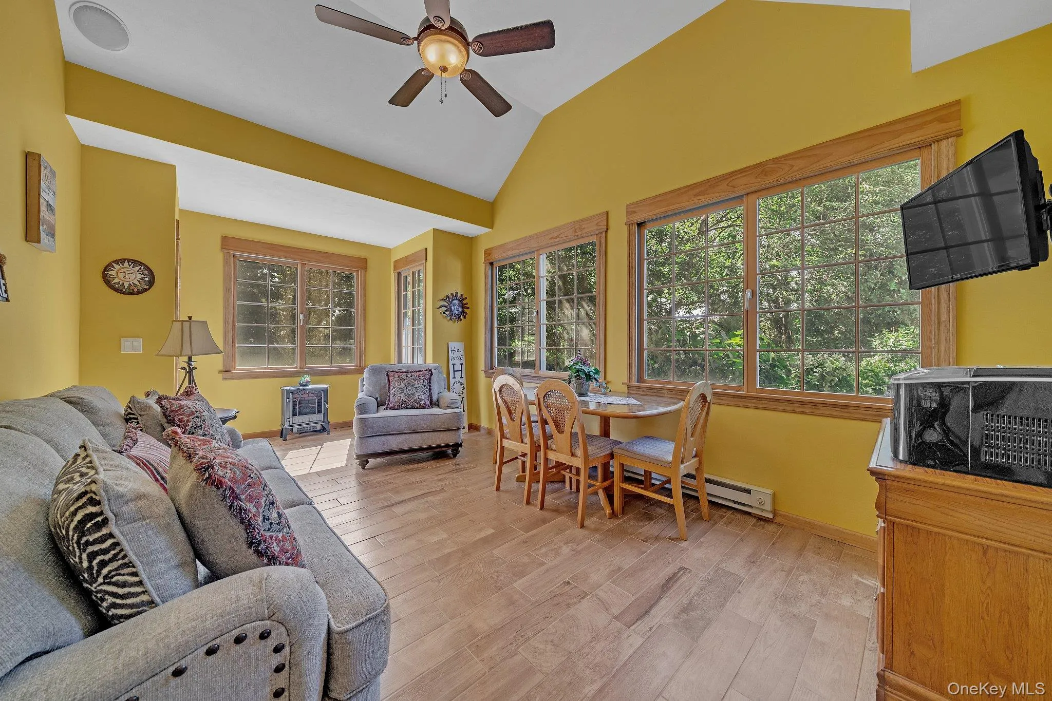 9 Anson Lane, Islip, NY, 3 Bedrooms Bedrooms, 9 Rooms Rooms,1 BathroomBathrooms,Residential,For Rent,Anson,0,1049952 9 Anson Lane, Islip, NY, 3 Bedrooms Bedrooms, 9 Rooms Rooms,1 BathroomBathrooms,Residential,For Rent,Anson,0,1049952