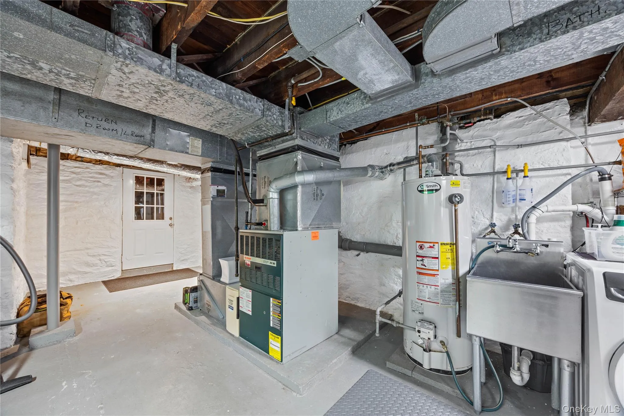 33 Cassilis Avenue, Yonkers, NY, 3 Bedrooms Bedrooms, 7 Rooms Rooms,1 BathroomBathrooms,Residential,For Rent,Cassilis,0,1049955 33 Cassilis Avenue, Yonkers, NY, 3 Bedrooms Bedrooms, 7 Rooms Rooms,1 BathroomBathrooms,Residential,For Rent,Cassilis,0,1049955