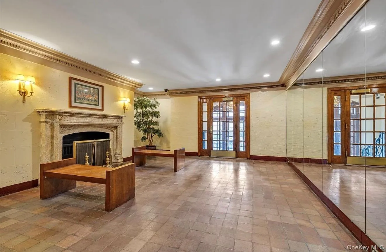 6 Burns Street, New York, NY, 2 Bedrooms Bedrooms, 4 Rooms Rooms,1 BathroomBathrooms,Residential,For Rent,Burns,0,1049957 6 Burns Street, New York, NY, 2 Bedrooms Bedrooms, 4 Rooms Rooms,1 BathroomBathrooms,Residential,For Rent,Burns,0,1049957