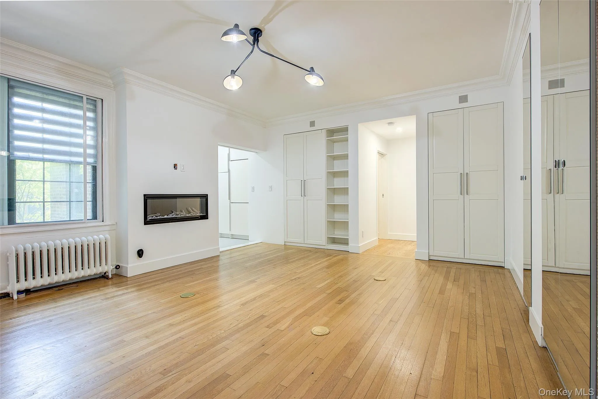 6 Burns Street, New York, NY, 2 Bedrooms Bedrooms, 4 Rooms Rooms,1 BathroomBathrooms,Residential,For Rent,Burns,0,1049957 6 Burns Street, New York, NY, 2 Bedrooms Bedrooms, 4 Rooms Rooms,1 BathroomBathrooms,Residential,For Rent,Burns,0,1049957