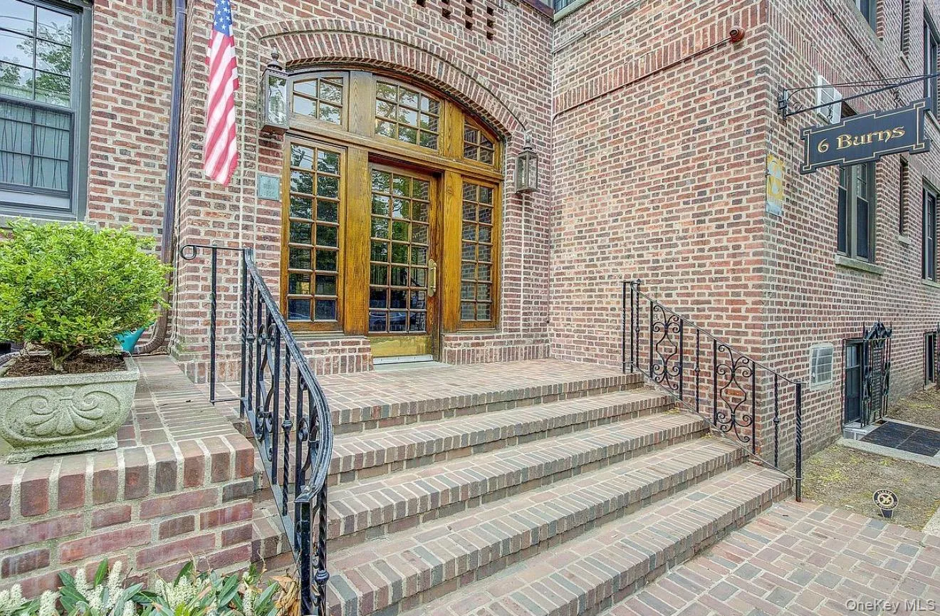 6 Burns Street, New York, NY, 2 Bedrooms Bedrooms, 4 Rooms Rooms,1 BathroomBathrooms,Residential,For Rent,Burns,0,1049957 6 Burns Street, New York, NY, 2 Bedrooms Bedrooms, 4 Rooms Rooms,1 BathroomBathrooms,Residential,For Rent,Burns,0,1049957