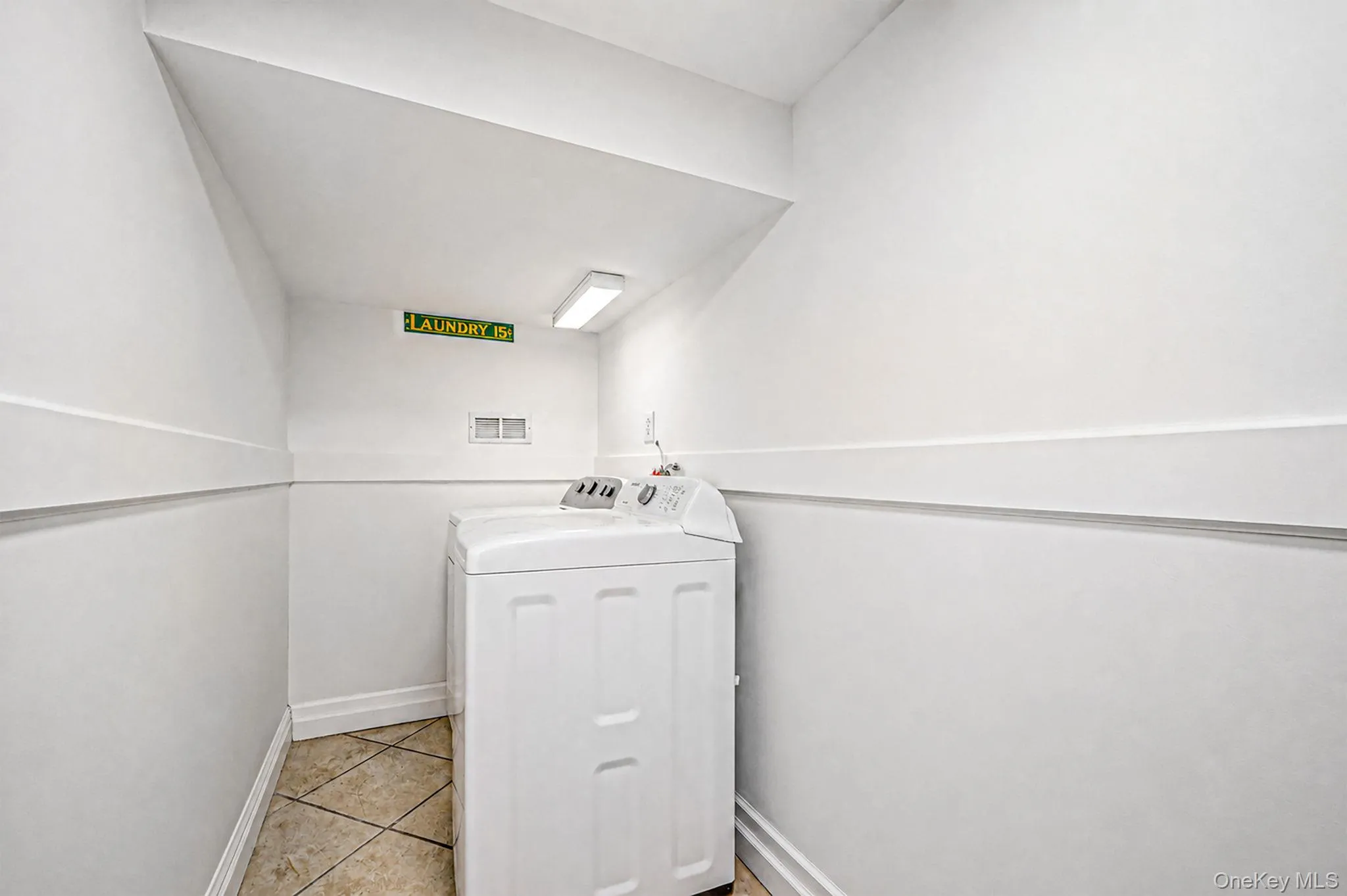 152 Alkier Street, Islip, NY, 4 Bedrooms Bedrooms, 13 Rooms Rooms,2 BathroomsBathrooms,Residential,For Rent,Alkier,0,1049960 152 Alkier Street, Islip, NY, 4 Bedrooms Bedrooms, 13 Rooms Rooms,2 BathroomsBathrooms,Residential,For Rent,Alkier,0,1049960