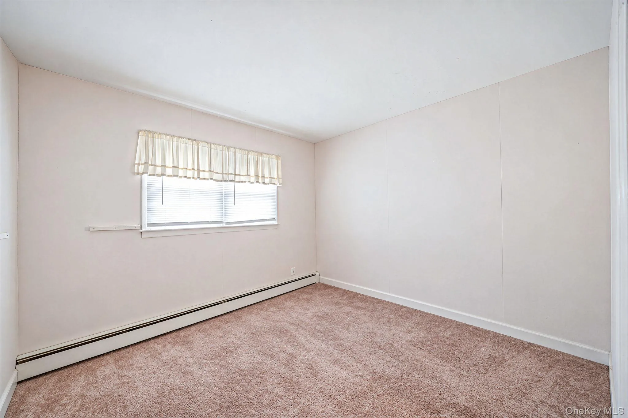11 Hollywood Avenue, Babylon, NY, 3 Bedrooms Bedrooms, 6 Rooms Rooms,1 BathroomBathrooms,Residential,For Rent,Hollywood,0,1049967 11 Hollywood Avenue, Babylon, NY, 3 Bedrooms Bedrooms, 6 Rooms Rooms,1 BathroomBathrooms,Residential,For Rent,Hollywood,0,1049967