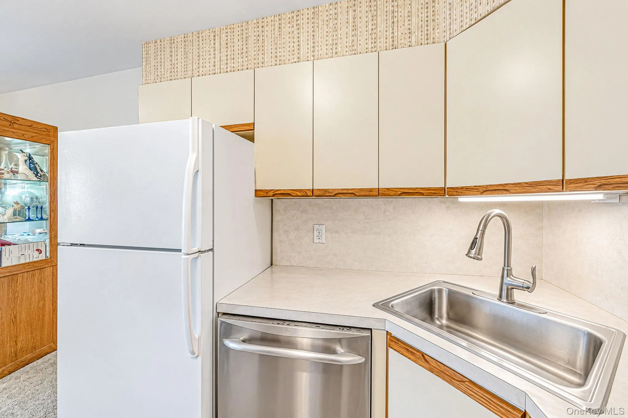 11 Hollywood Avenue, Babylon, NY, 3 Bedrooms Bedrooms, 6 Rooms Rooms,1 BathroomBathrooms,Residential,For Rent,Hollywood,0,1049967 11 Hollywood Avenue, Babylon, NY, 3 Bedrooms Bedrooms, 6 Rooms Rooms,1 BathroomBathrooms,Residential,For Rent,Hollywood,0,1049967
