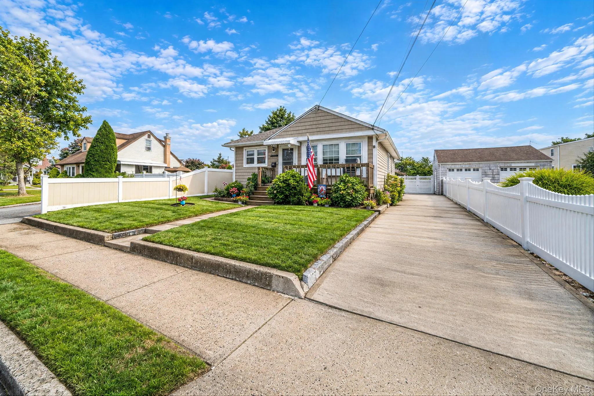 11 Hollywood Avenue, Babylon, NY, 3 Bedrooms Bedrooms, 6 Rooms Rooms,1 BathroomBathrooms,Residential,For Rent,Hollywood,0,1049967 11 Hollywood Avenue, Babylon, NY, 3 Bedrooms Bedrooms, 6 Rooms Rooms,1 BathroomBathrooms,Residential,For Rent,Hollywood,0,1049967