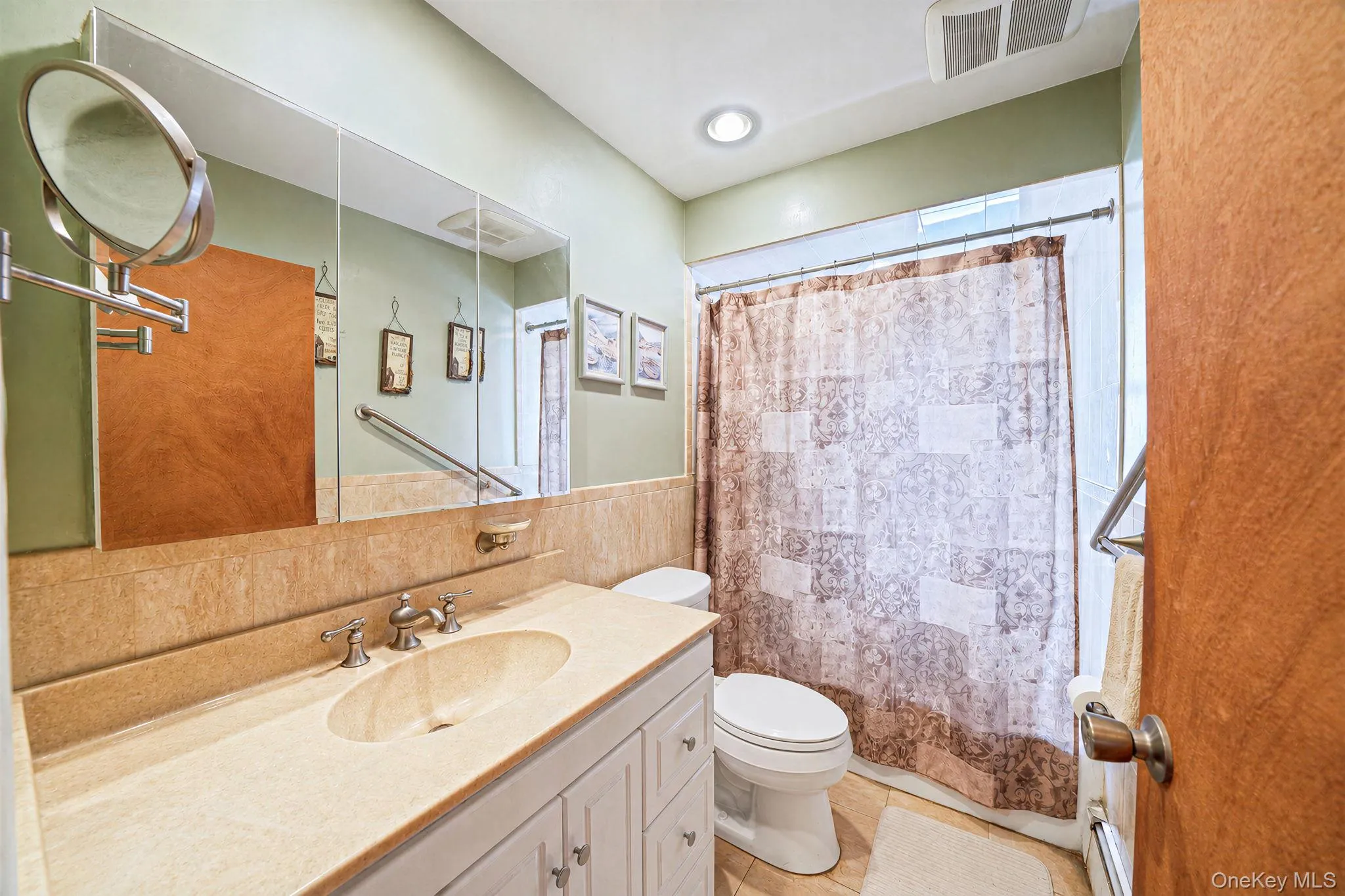 11 Hollywood Avenue, Babylon, NY, 3 Bedrooms Bedrooms, 6 Rooms Rooms,1 BathroomBathrooms,Residential,For Rent,Hollywood,0,1049967 11 Hollywood Avenue, Babylon, NY, 3 Bedrooms Bedrooms, 6 Rooms Rooms,1 BathroomBathrooms,Residential,For Rent,Hollywood,0,1049967