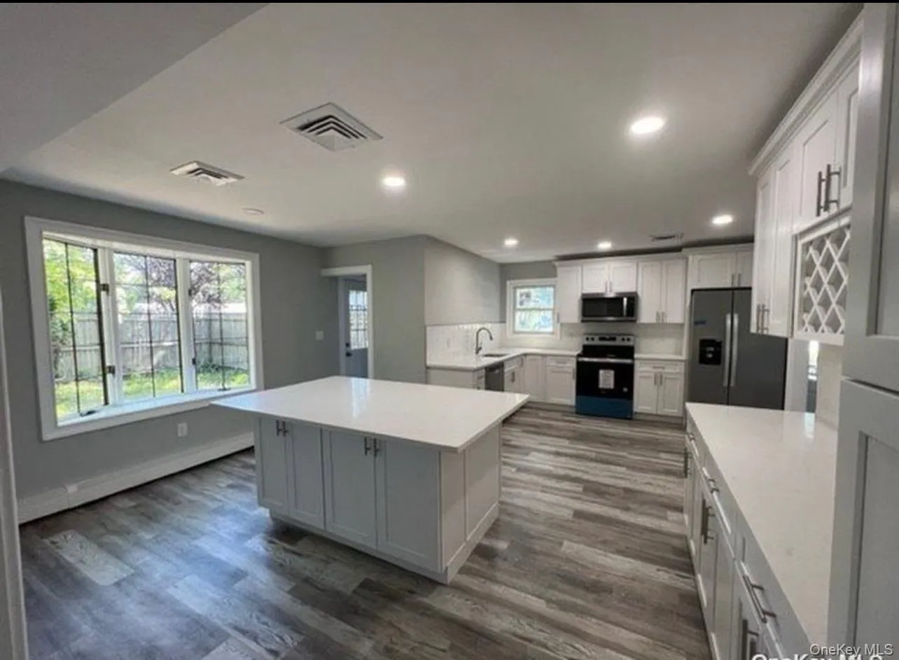 18 William Street, Brookhaven, NY, 4 Bedrooms Bedrooms, 6 Rooms Rooms,2 BathroomsBathrooms,Residential,For Rent,William,0,1049978 18 William Street, Brookhaven, NY, 4 Bedrooms Bedrooms, 6 Rooms Rooms,2 BathroomsBathrooms,Residential,For Rent,William,0,1049978