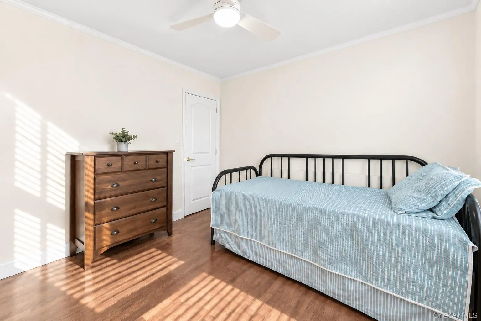 2nd Bedroom 2nd Bedroom