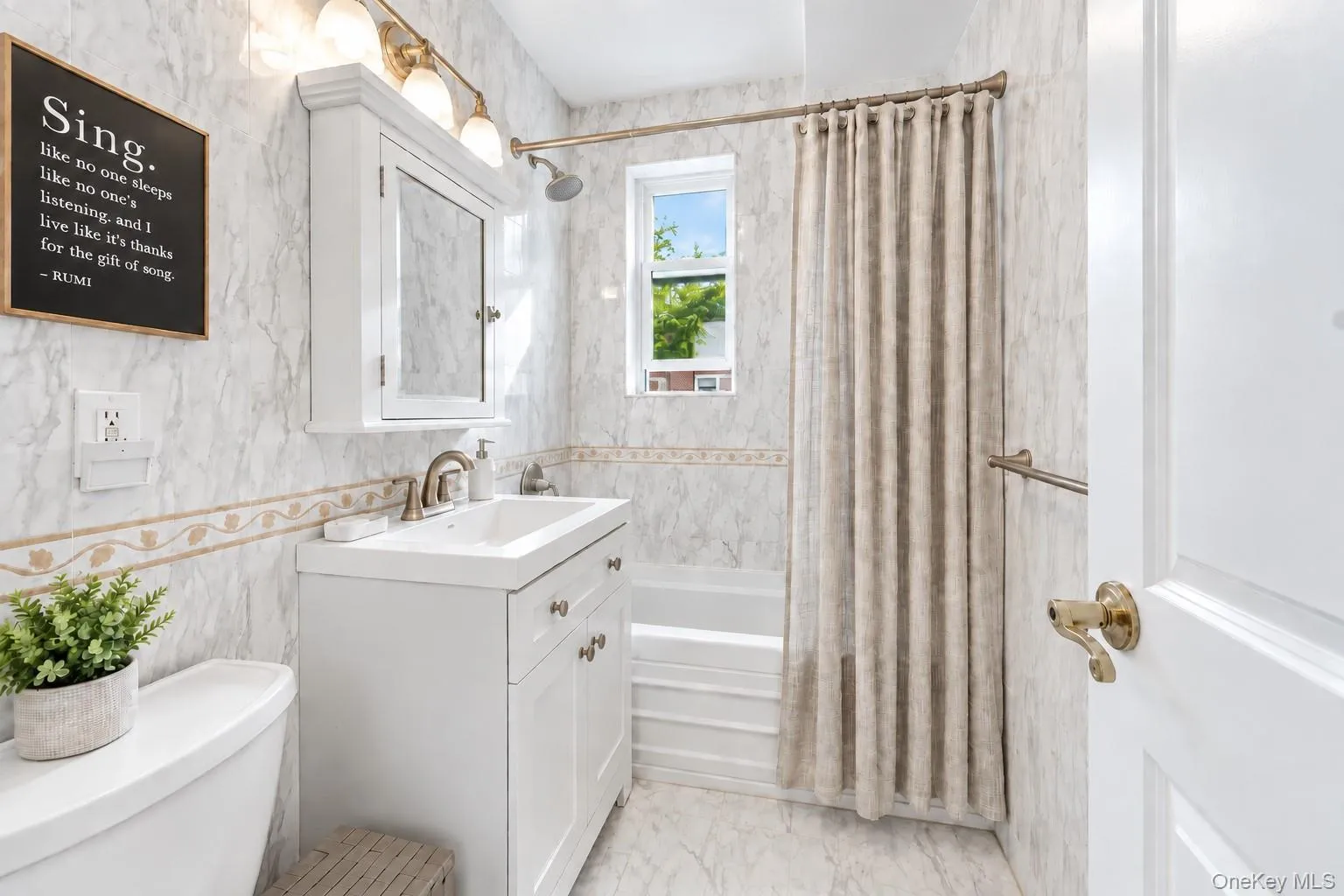 Full Bath Full Bath