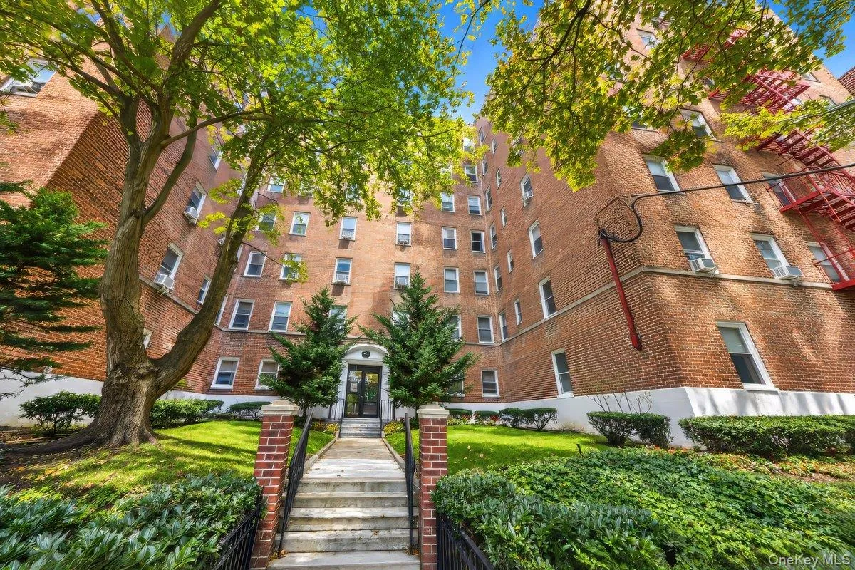 811 Bronx River Road, Yonkers, NY, 2 Bedrooms Bedrooms, 5 Rooms Rooms,1 BathroomBathrooms,Residential,For Rent,Bronx River,0,1049980 811 Bronx River Road, Yonkers, NY, 2 Bedrooms Bedrooms, 5 Rooms Rooms,1 BathroomBathrooms,Residential,For Rent,Bronx River,0,1049980