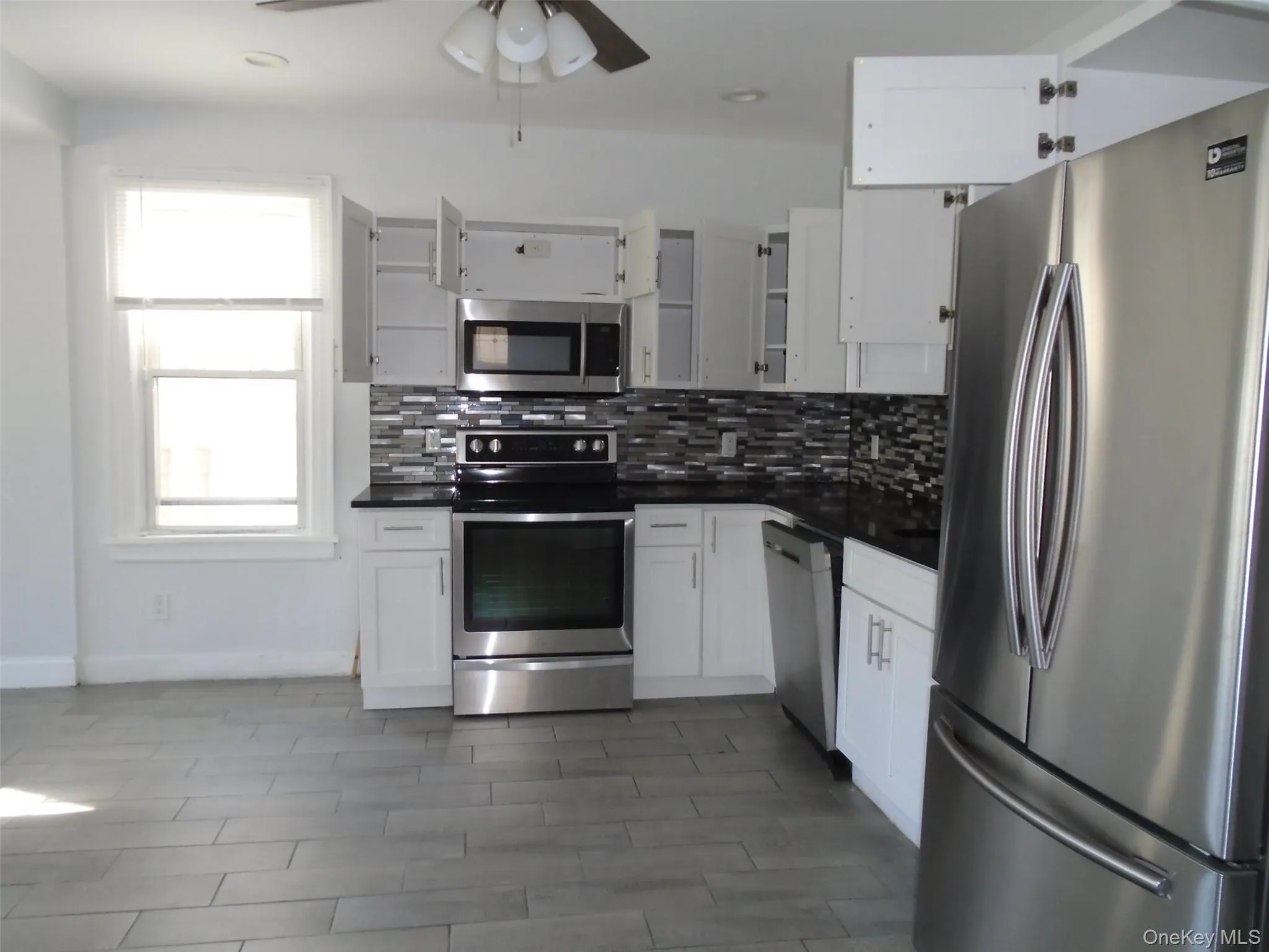 27 Starks Place, Hempstead, NY, 3 Bedrooms Bedrooms, 5 Rooms Rooms,1 BathroomBathrooms,Residential Lease,For Rent,Starks,0,1049986 27 Starks Place, Hempstead, NY, 3 Bedrooms Bedrooms, 5 Rooms Rooms,1 BathroomBathrooms,Residential Lease,For Rent,Starks,0,1049986