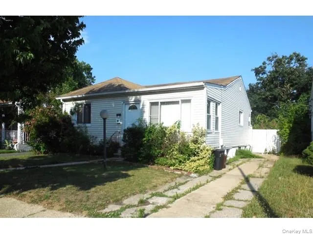12137 237th Street, New York, NY, 3 Bedrooms Bedrooms, 5 Rooms Rooms,1 BathroomBathrooms,Residential,For Rent,237th,0,1049988 12137 237th Street, New York, NY, 3 Bedrooms Bedrooms, 5 Rooms Rooms,1 BathroomBathrooms,Residential,For Rent,237th,0,1049988