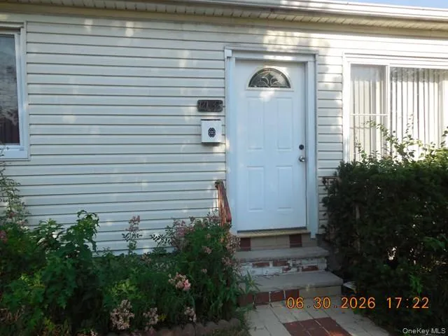 12137 237th Street, New York, NY, 3 Bedrooms Bedrooms, 5 Rooms Rooms,1 BathroomBathrooms,Residential,For Rent,237th,0,1049988 12137 237th Street, New York, NY, 3 Bedrooms Bedrooms, 5 Rooms Rooms,1 BathroomBathrooms,Residential,For Rent,237th,0,1049988