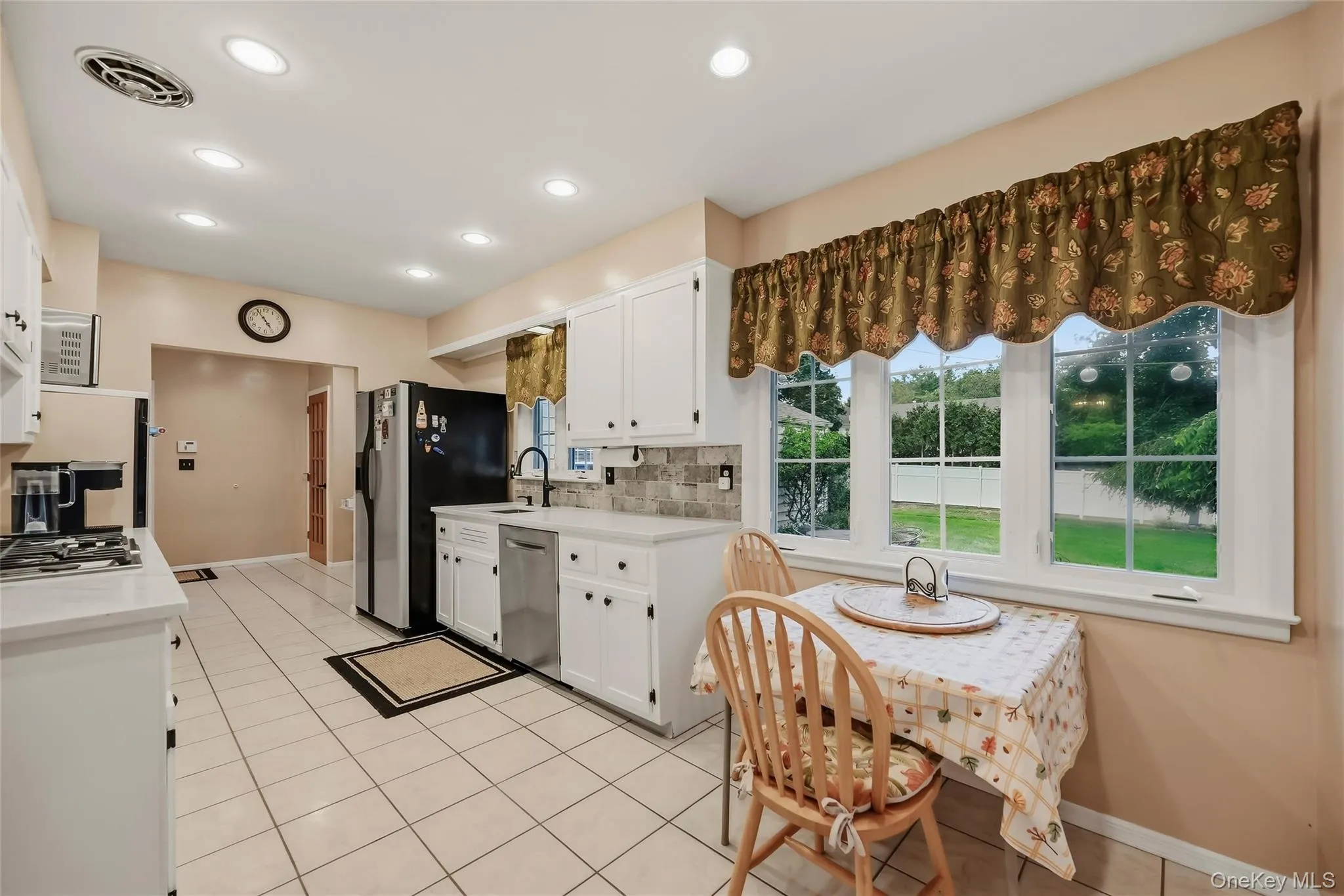 4 Pheasant Drive, Clarkstown, NY, 3 Bedrooms Bedrooms, 11 Rooms Rooms,2 BathroomsBathrooms,Residential,For Rent,Pheasant,0,1049993 4 Pheasant Drive, Clarkstown, NY, 3 Bedrooms Bedrooms, 11 Rooms Rooms,2 BathroomsBathrooms,Residential,For Rent,Pheasant,0,1049993