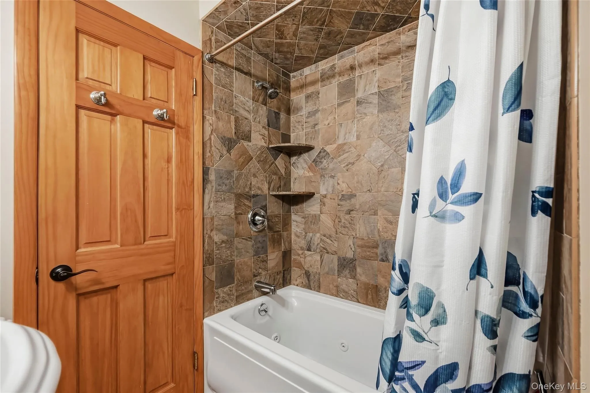 4 Pheasant Drive, Clarkstown, NY, 3 Bedrooms Bedrooms, 11 Rooms Rooms,2 BathroomsBathrooms,Residential,For Rent,Pheasant,0,1049993 4 Pheasant Drive, Clarkstown, NY, 3 Bedrooms Bedrooms, 11 Rooms Rooms,2 BathroomsBathrooms,Residential,For Rent,Pheasant,0,1049993