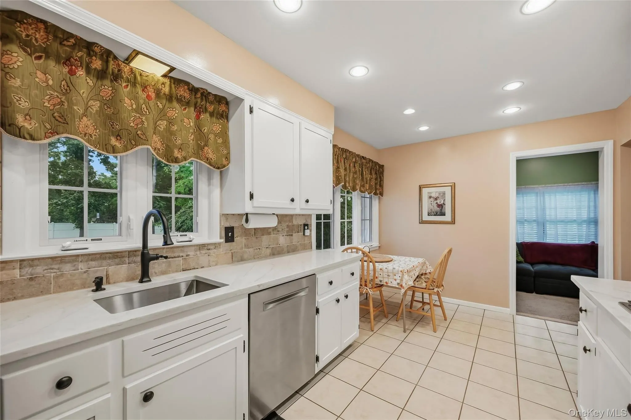 4 Pheasant Drive, Clarkstown, NY, 3 Bedrooms Bedrooms, 11 Rooms Rooms,2 BathroomsBathrooms,Residential,For Rent,Pheasant,0,1049993 4 Pheasant Drive, Clarkstown, NY, 3 Bedrooms Bedrooms, 11 Rooms Rooms,2 BathroomsBathrooms,Residential,For Rent,Pheasant,0,1049993