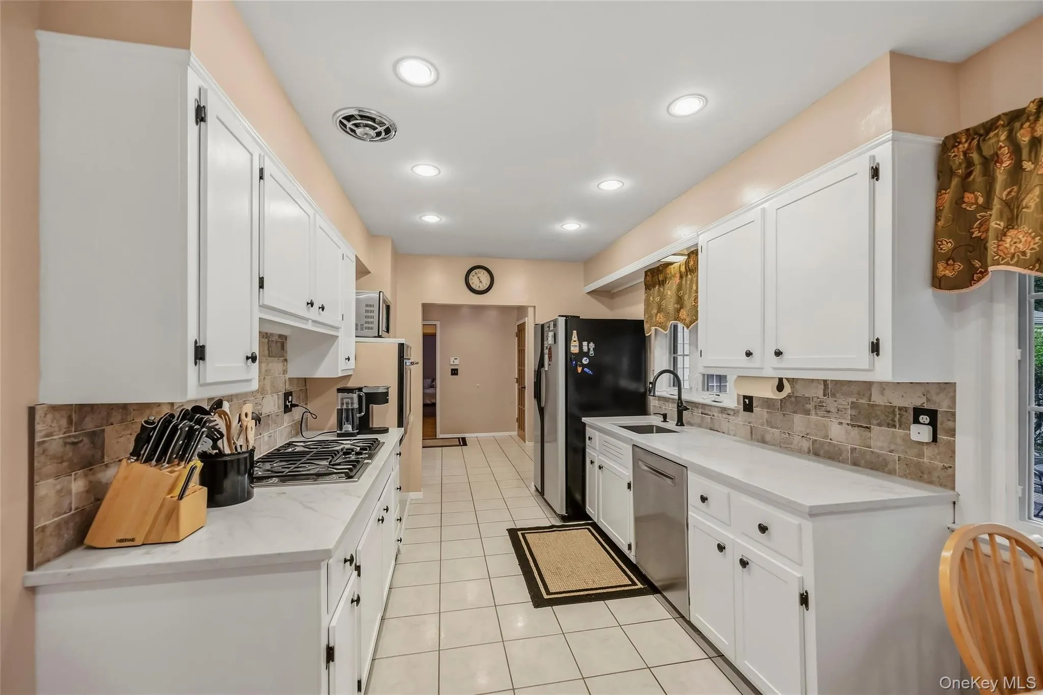 4 Pheasant Drive, Clarkstown, NY, 3 Bedrooms Bedrooms, 11 Rooms Rooms,2 BathroomsBathrooms,Residential,For Rent,Pheasant,0,1049993 4 Pheasant Drive, Clarkstown, NY, 3 Bedrooms Bedrooms, 11 Rooms Rooms,2 BathroomsBathrooms,Residential,For Rent,Pheasant,0,1049993
