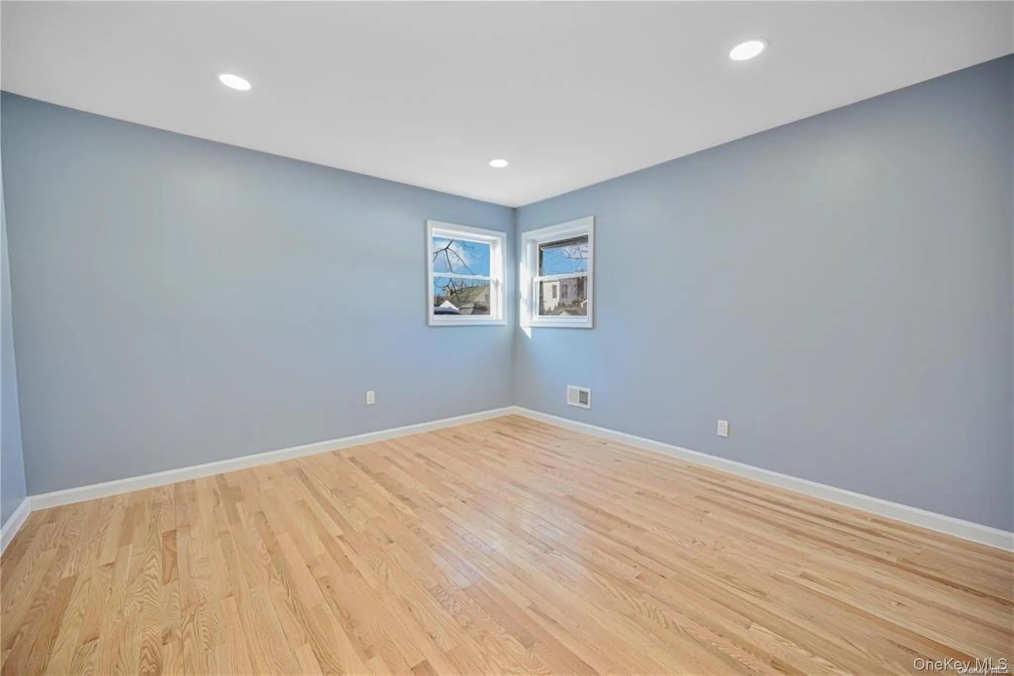 253 Meyer Avenue, Hempstead, NY, 4 Bedrooms Bedrooms, 11 Rooms Rooms,3 BathroomsBathrooms,Residential,For Rent,Meyer,0,1050003 253 Meyer Avenue, Hempstead, NY, 4 Bedrooms Bedrooms, 11 Rooms Rooms,3 BathroomsBathrooms,Residential,For Rent,Meyer,0,1050003