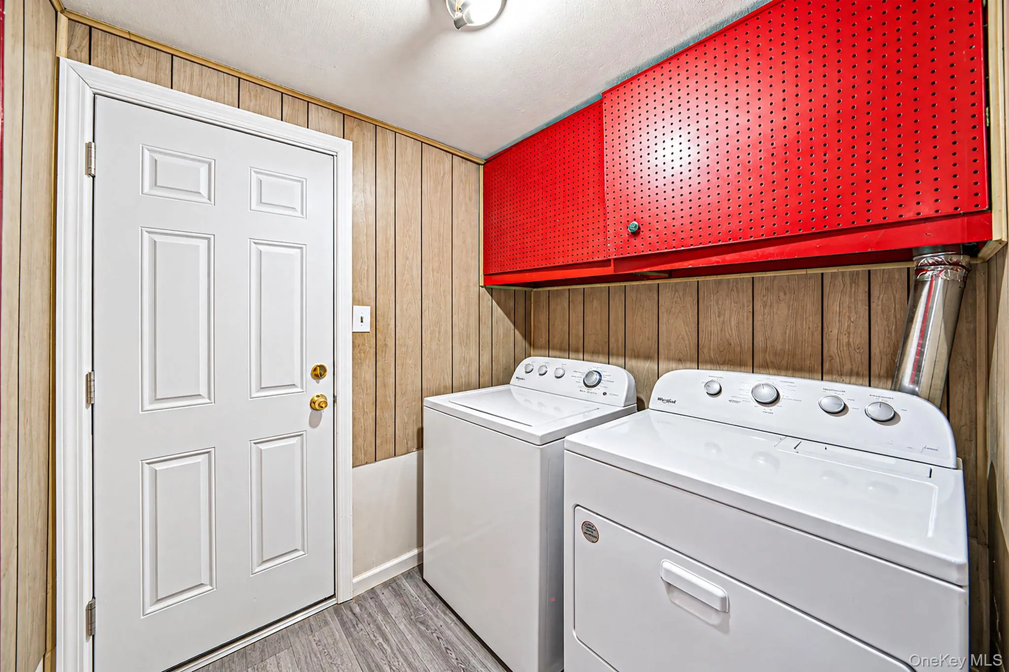 575 Freeman Avenue, Islip, NY, 4 Bedrooms Bedrooms, 8 Rooms Rooms,1 BathroomBathrooms,Residential,For Rent,Freeman,0,1050007 575 Freeman Avenue, Islip, NY, 4 Bedrooms Bedrooms, 8 Rooms Rooms,1 BathroomBathrooms,Residential,For Rent,Freeman,0,1050007