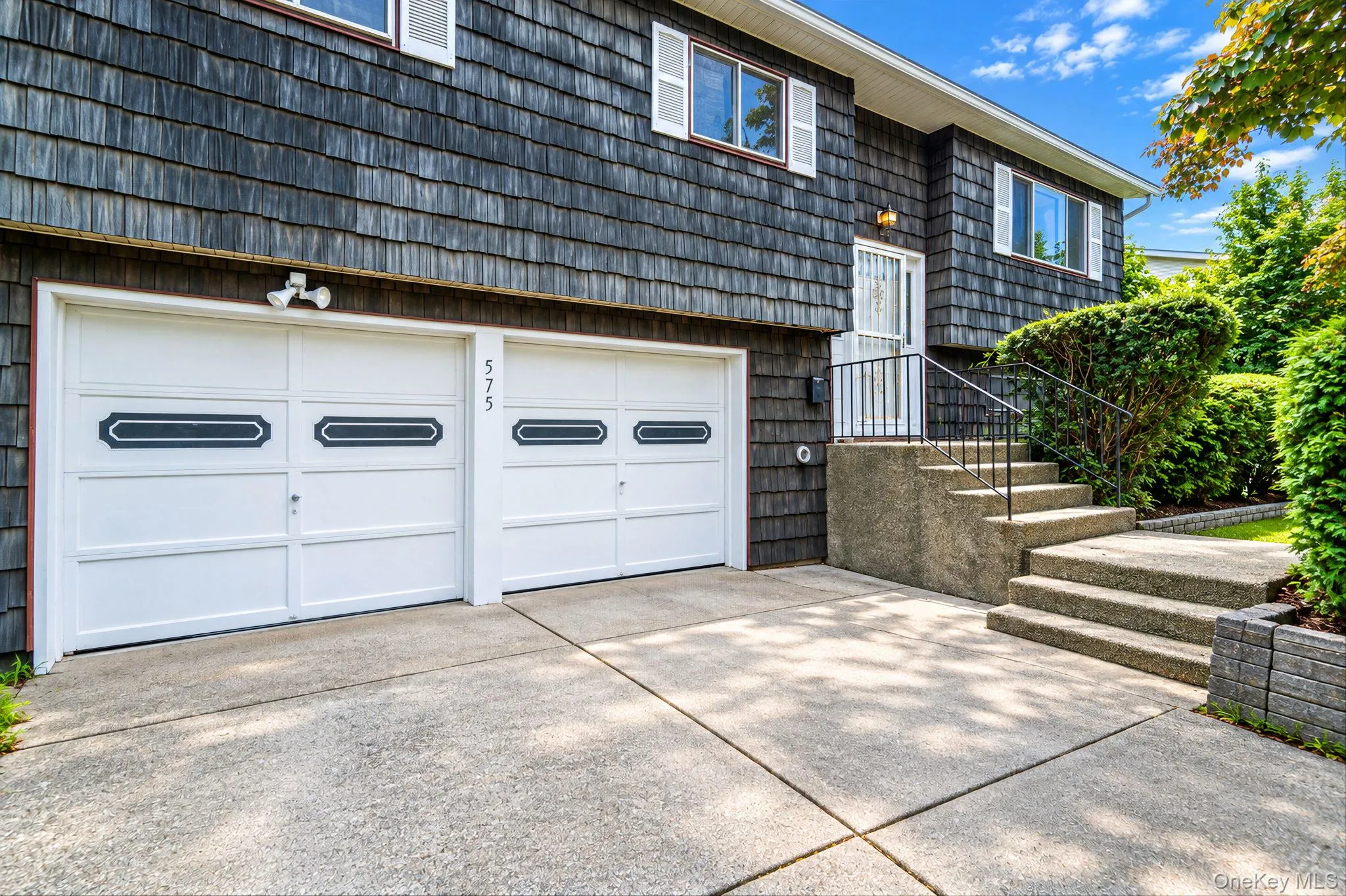 575 Freeman Avenue, Islip, NY, 4 Bedrooms Bedrooms, 8 Rooms Rooms,1 BathroomBathrooms,Residential,For Rent,Freeman,0,1050007 575 Freeman Avenue, Islip, NY, 4 Bedrooms Bedrooms, 8 Rooms Rooms,1 BathroomBathrooms,Residential,For Rent,Freeman,0,1050007