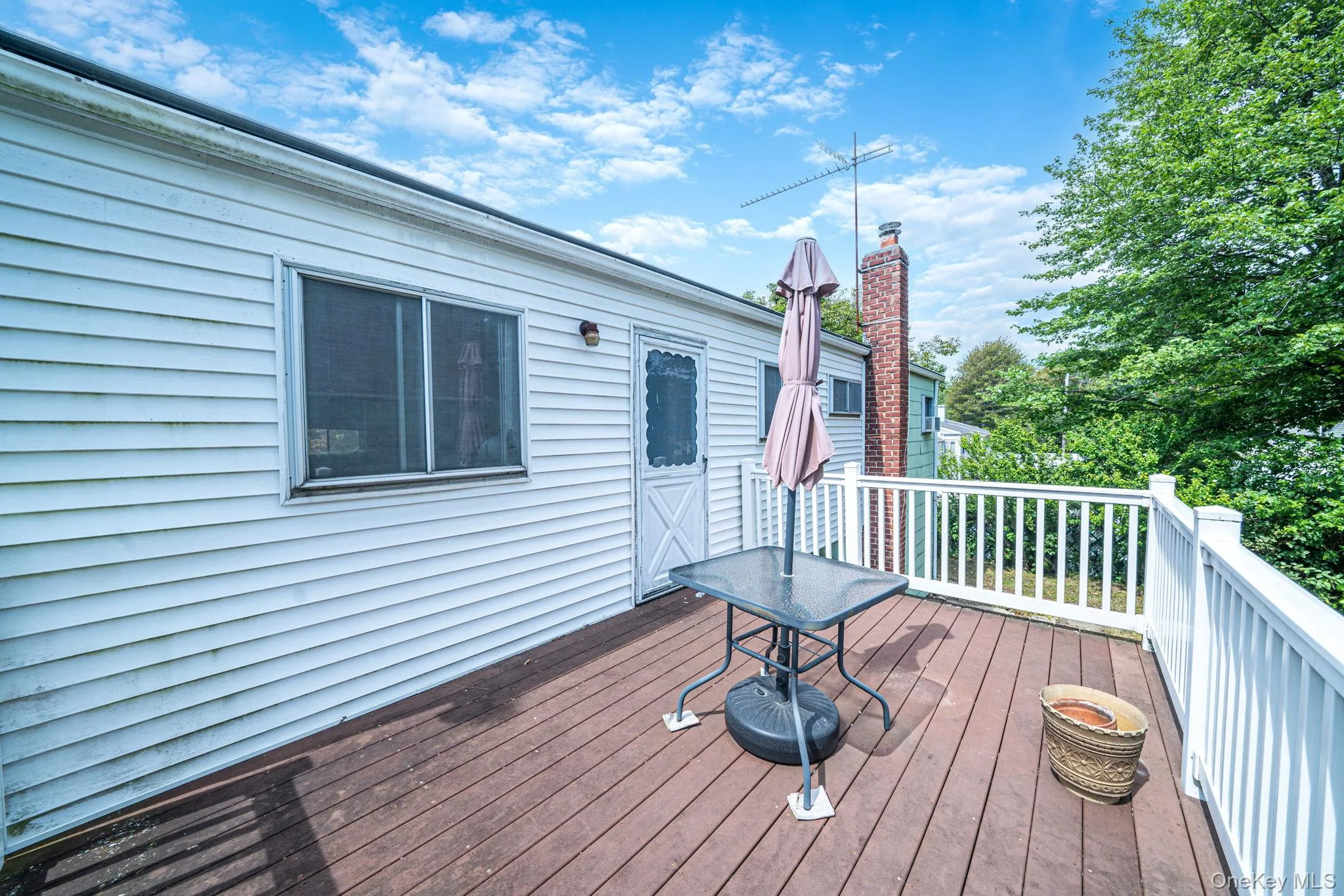 575 Freeman Avenue, Islip, NY, 4 Bedrooms Bedrooms, 8 Rooms Rooms,1 BathroomBathrooms,Residential,For Rent,Freeman,0,1050007 575 Freeman Avenue, Islip, NY, 4 Bedrooms Bedrooms, 8 Rooms Rooms,1 BathroomBathrooms,Residential,For Rent,Freeman,0,1050007