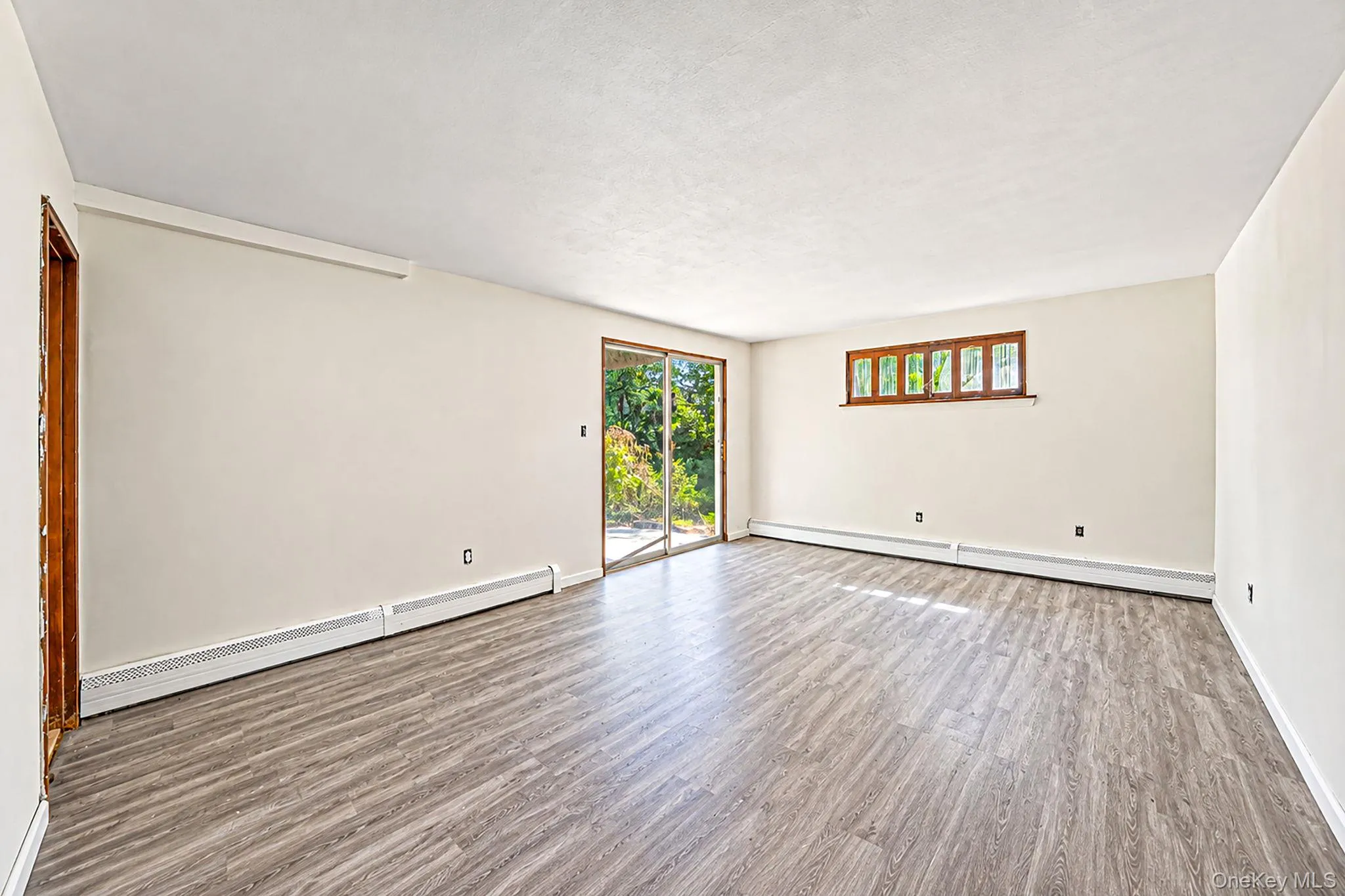 575 Freeman Avenue, Islip, NY, 4 Bedrooms Bedrooms, 8 Rooms Rooms,1 BathroomBathrooms,Residential,For Rent,Freeman,0,1050007 575 Freeman Avenue, Islip, NY, 4 Bedrooms Bedrooms, 8 Rooms Rooms,1 BathroomBathrooms,Residential,For Rent,Freeman,0,1050007