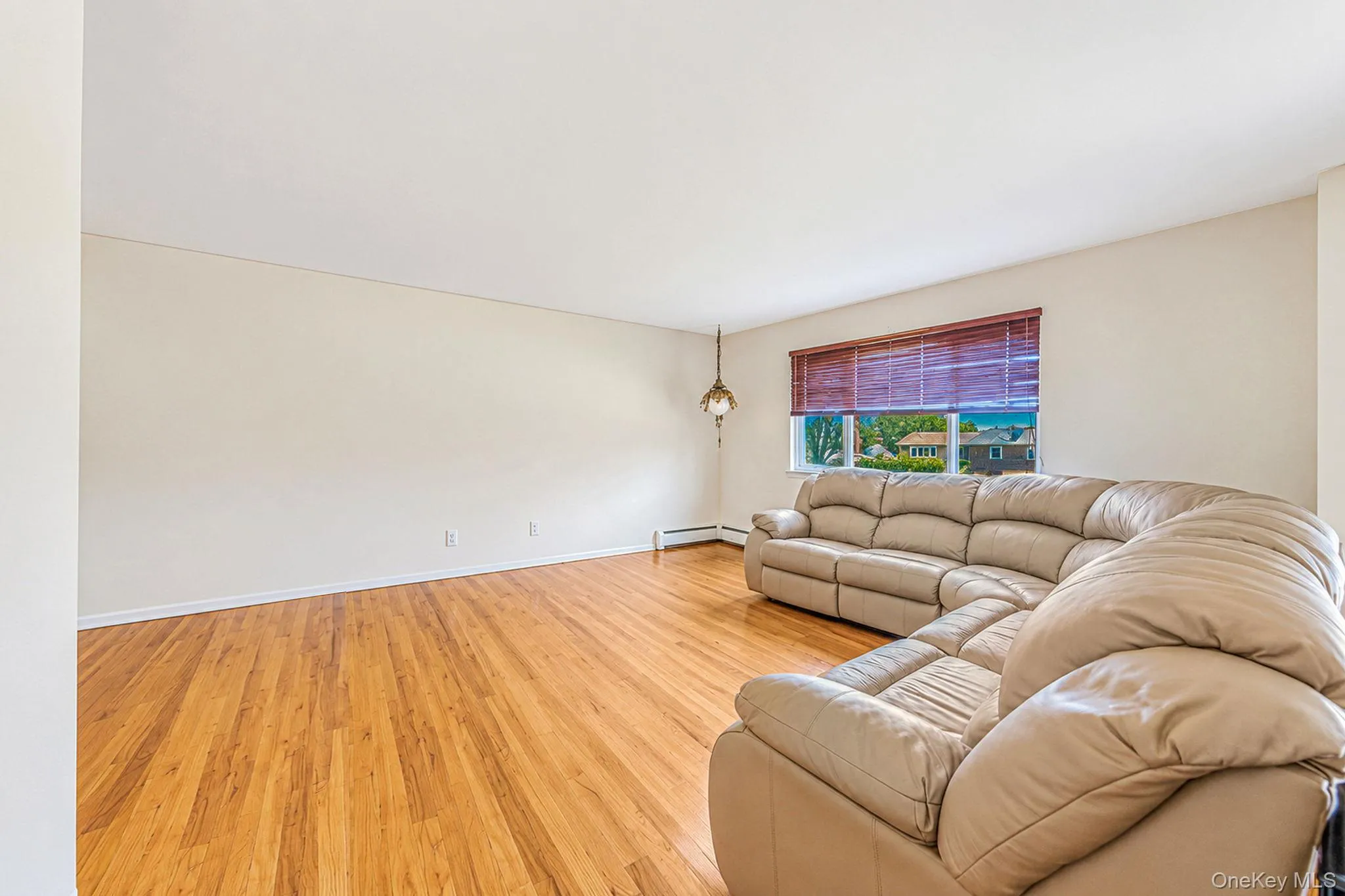 575 Freeman Avenue, Islip, NY, 4 Bedrooms Bedrooms, 8 Rooms Rooms,1 BathroomBathrooms,Residential,For Rent,Freeman,0,1050007 575 Freeman Avenue, Islip, NY, 4 Bedrooms Bedrooms, 8 Rooms Rooms,1 BathroomBathrooms,Residential,For Rent,Freeman,0,1050007