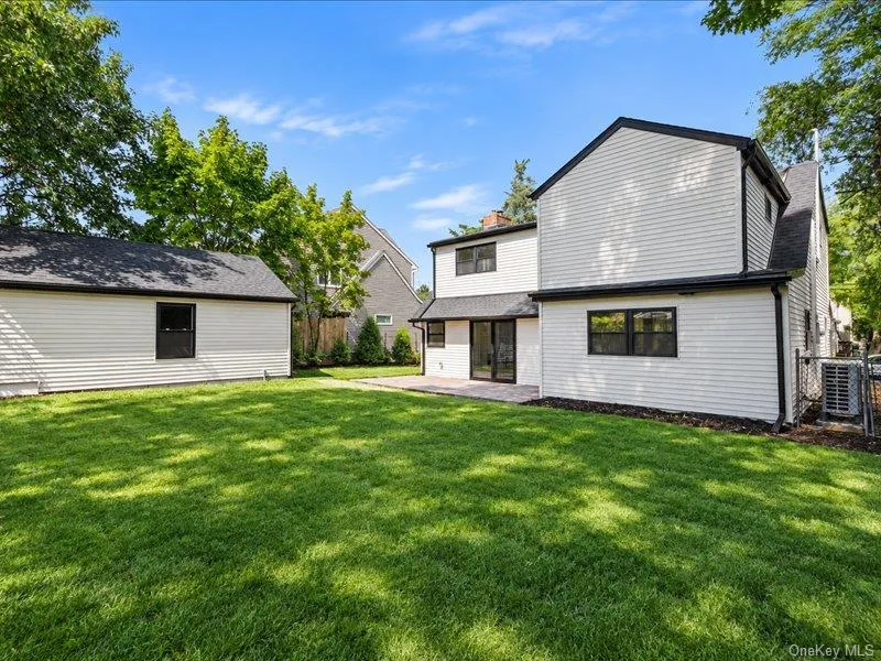 6 Slocum Avenue, North Hempstead, NY, 4 Bedrooms Bedrooms, 10 Rooms Rooms,2 BathroomsBathrooms,Residential,For Rent,Slocum,0,1050014 6 Slocum Avenue, North Hempstead, NY, 4 Bedrooms Bedrooms, 10 Rooms Rooms,2 BathroomsBathrooms,Residential,For Rent,Slocum,0,1050014