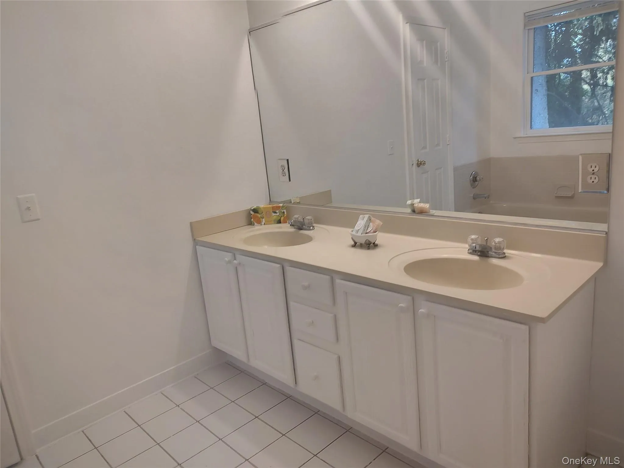 6 Summer Winds Court, Cornwall, NY, 5 Bedrooms Bedrooms, 11 Rooms Rooms,3 BathroomsBathrooms,Residential,For Rent,Summer Winds,0,1050018 6 Summer Winds Court, Cornwall, NY, 5 Bedrooms Bedrooms, 11 Rooms Rooms,3 BathroomsBathrooms,Residential,For Rent,Summer Winds,0,1050018