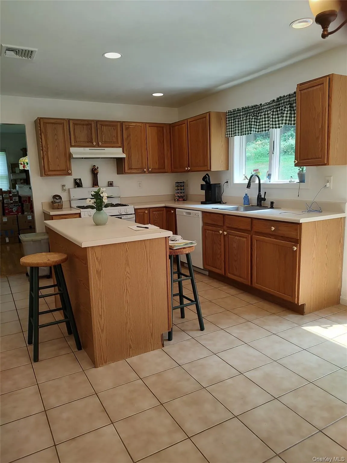 6 Summer Winds Court, Cornwall, NY, 5 Bedrooms Bedrooms, 11 Rooms Rooms,3 BathroomsBathrooms,Residential,For Rent,Summer Winds,0,1050018 6 Summer Winds Court, Cornwall, NY, 5 Bedrooms Bedrooms, 11 Rooms Rooms,3 BathroomsBathrooms,Residential,For Rent,Summer Winds,0,1050018