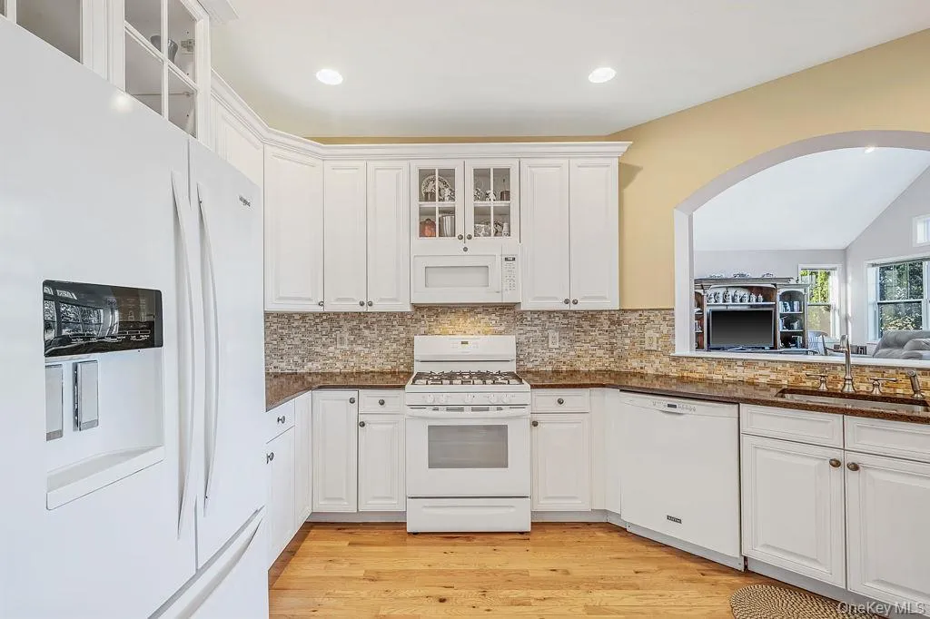 38 Tyler Drive, Riverhead, NY, 3 Bedrooms Bedrooms, 6 Rooms Rooms,2 BathroomsBathrooms,Residential,For Rent,Tyler,0,1050019 38 Tyler Drive, Riverhead, NY, 3 Bedrooms Bedrooms, 6 Rooms Rooms,2 BathroomsBathrooms,Residential,For Rent,Tyler,0,1050019