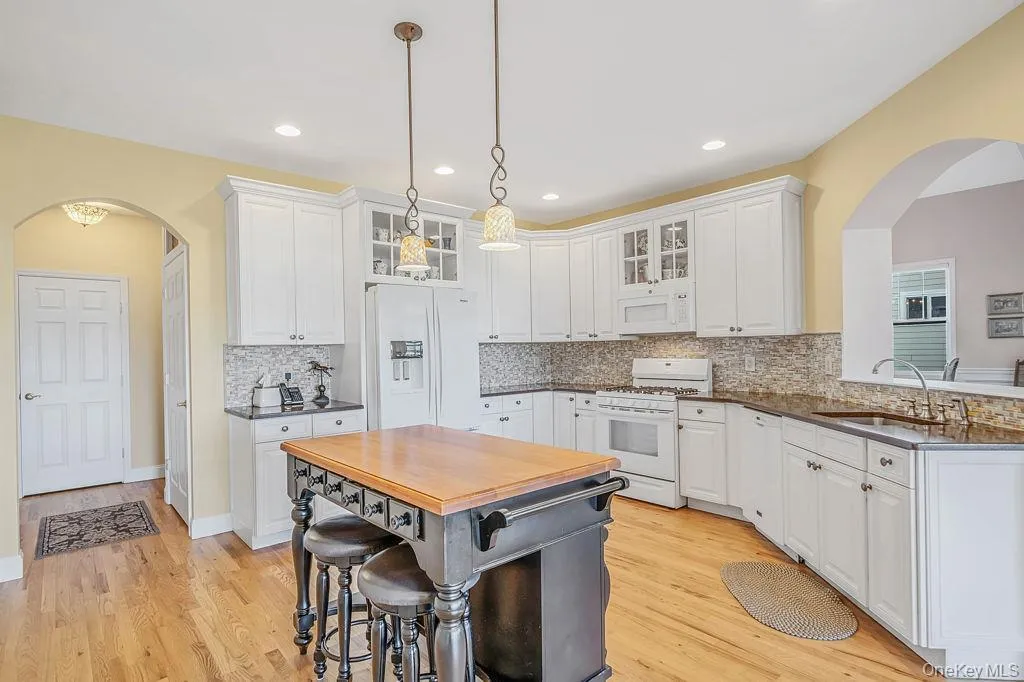 38 Tyler Drive, Riverhead, NY, 3 Bedrooms Bedrooms, 6 Rooms Rooms,2 BathroomsBathrooms,Residential,For Rent,Tyler,0,1050019 38 Tyler Drive, Riverhead, NY, 3 Bedrooms Bedrooms, 6 Rooms Rooms,2 BathroomsBathrooms,Residential,For Rent,Tyler,0,1050019